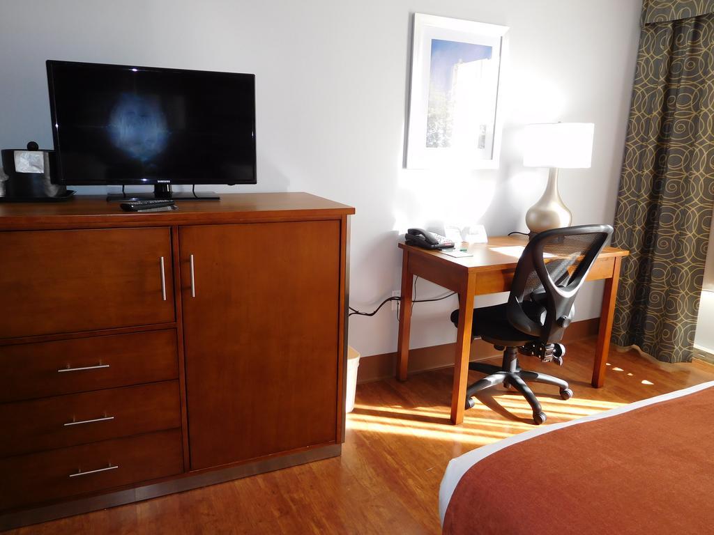 Wyndham Garden Hotel