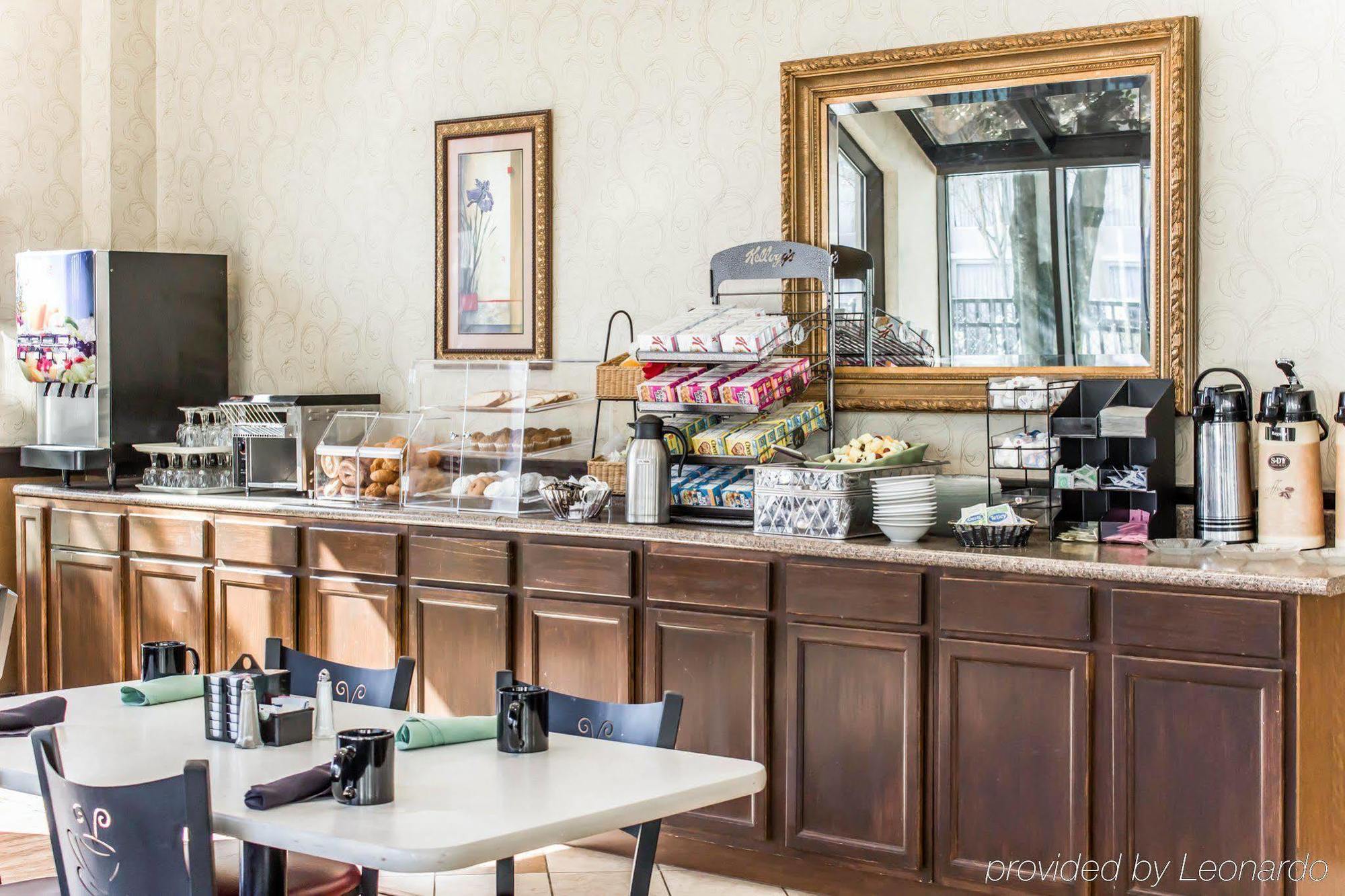 Wyndham Garden Hotel 3*
