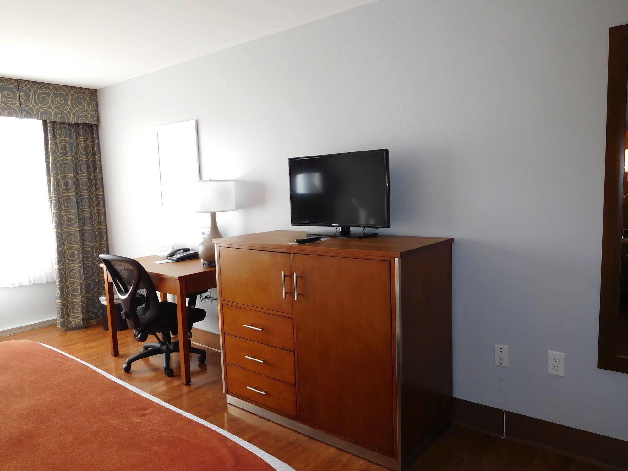 Wyndham Garden Hotel