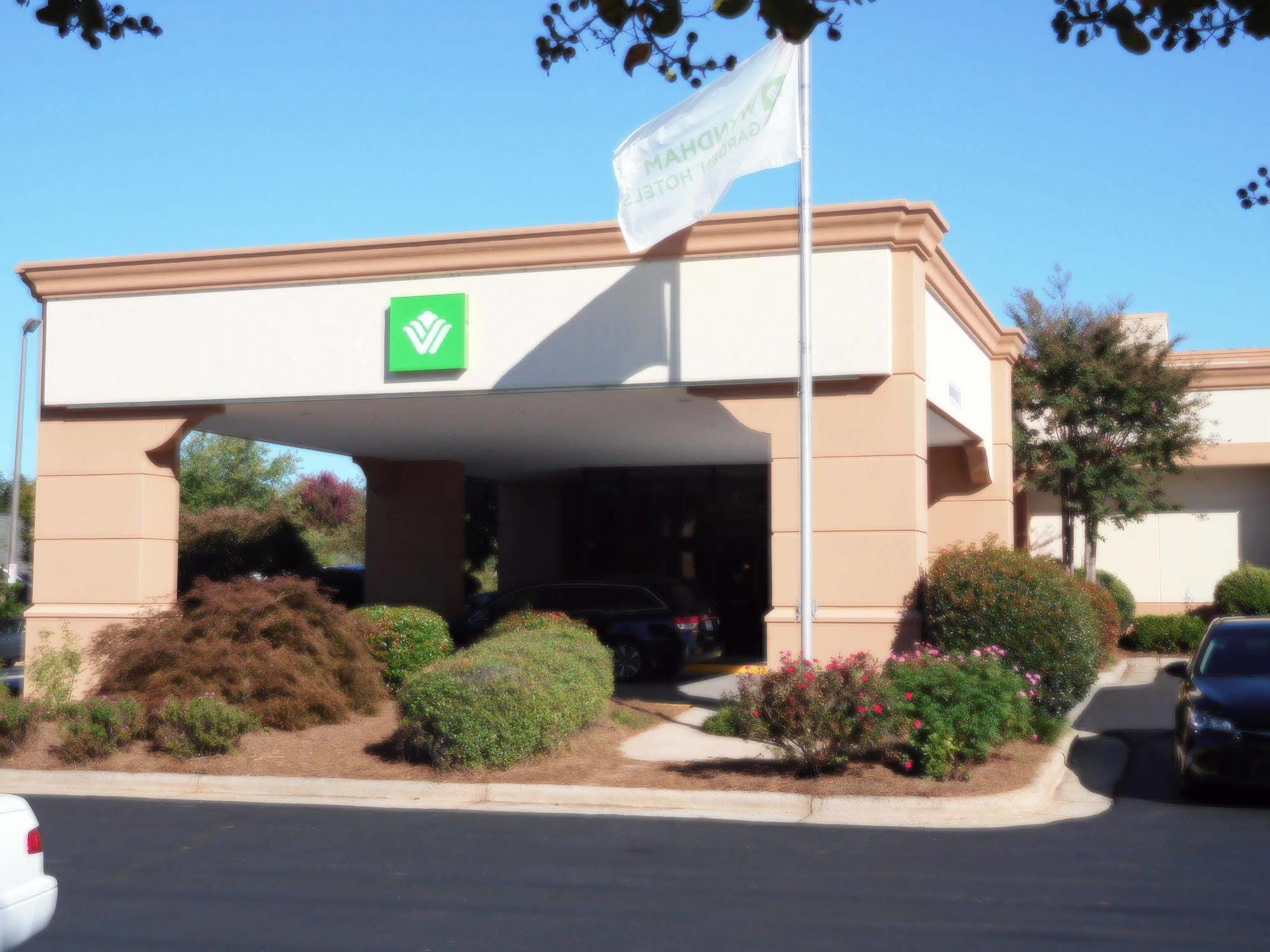 Wyndham Garden Hotel 3*